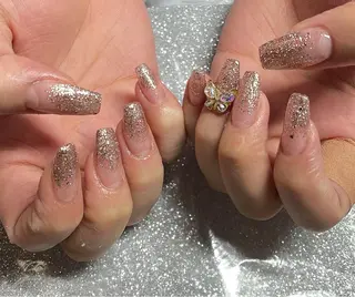 ネイル VIERU 🌈🎀💖のネイルデザイン