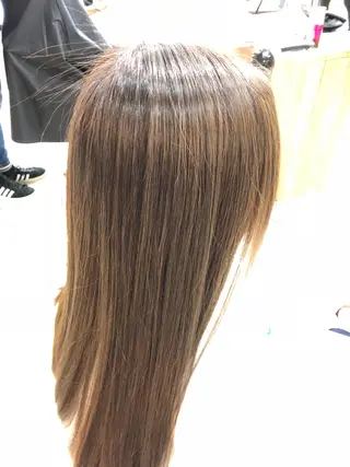 カラー ○HITOMI ○のヘアスタイル