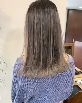 セミロング カラー 【韓国ヘア×透明感 カラー】笹谷 莉未のヘアスタイル