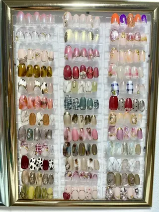 ネイル 7e. Nailのネイルデザイン