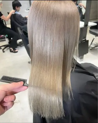 セミロング _WHITE鳳店所属・_WHITE /藤田唯生のヘアスタイル