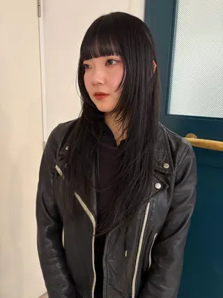 ロング YUUKI/ウルフ .ハイレイヤーのヘアスタイル