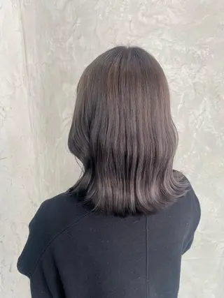 ミディアム カラー 佐伯 鼓乃美のヘアスタイル