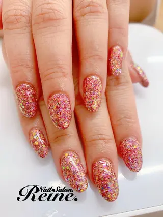 ネイル Nailsalon Reine所属・玉栄 伶奈のネイルデザイン