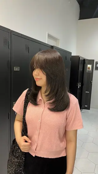 ミディアム 石塚 瑛里菜のヘアスタイル