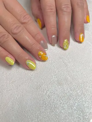 ネイル 粟津 美紀のネイルデザイン