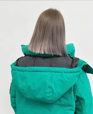 ショート カラー SHICENEケイ レイヤーカット🦋のヘアスタイル