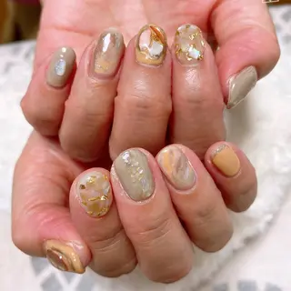 ネイル The Best Beauty受付担当のヘアスタイル