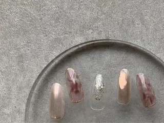 ネイル 友田 晴香のネイルデザイン