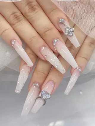 ネイル Mio_ Noiranailのネイルデザイン