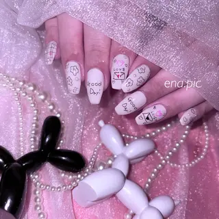 ネイル toyvenail 🖤enaのネイルデザイン