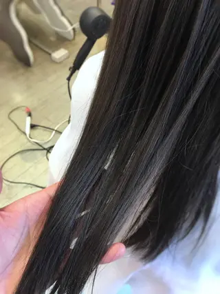 ミディアム カラー ケアブリーチ 坪井佑樹のヘアスタイル