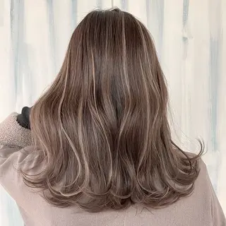 カラー ハイトーン／暖色 👩🏼HONOKAのヘアスタイル