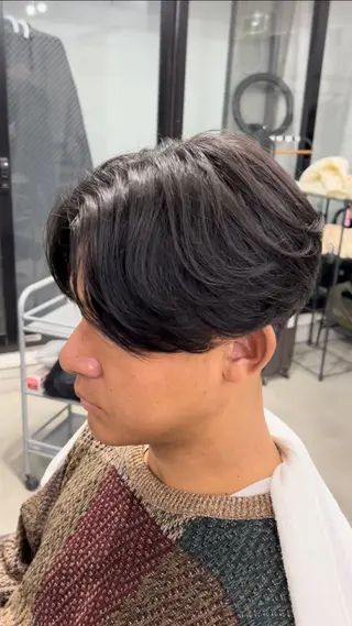 ショート モナン新宿所属・曲がる縮毛 メンズ 毛流れ 佐々木 優のヘアスタイル