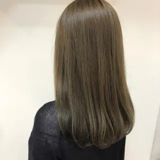 セミロング 鈴木 絢奈のヘアスタイル