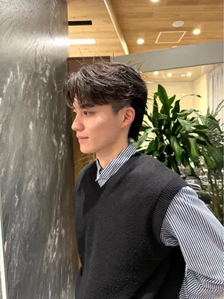 ショート カラー パーマ メンズ SALOWIN 原宿 iori所属・【原宿】外国人風 パーマ毛流れメンズのヘアスタイル