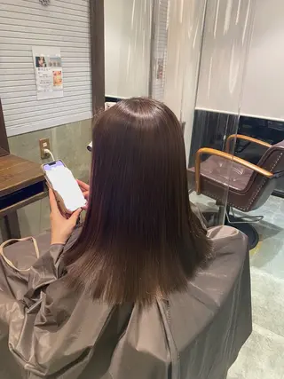 セミロング カラー ビラデルソル maRe所属・石川 莉乃のヘアスタイル