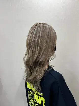 カラー 江波戸 恵のヘアスタイル