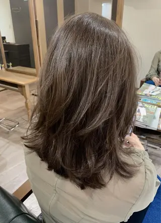 セミロング 碓井 美雪のヘアスタイル