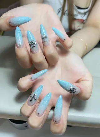 ネイル AngelChris ビューティーサロンのネイルデザイン