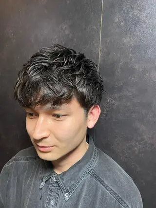 パーマ メンズ プレミアムバーバーヒロ銀座所属・成田 知佳のヘアスタイル