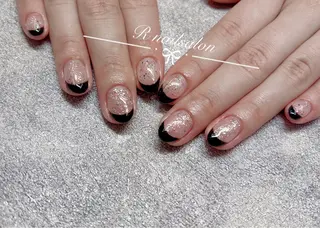 ミディアム R NAILSALONのネイルデザイン