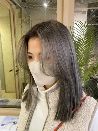 セミロング ハイトーン&髪質改善 &韓国エクステ🤎のヘアスタイル
