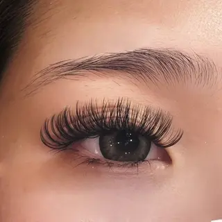 マツエク・マツパ ノーファンデの樹所属・宇治 名帆子のマツエク・マツパデザイン