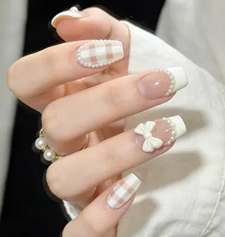 ネイル 小島 阿佑美のネイルデザイン