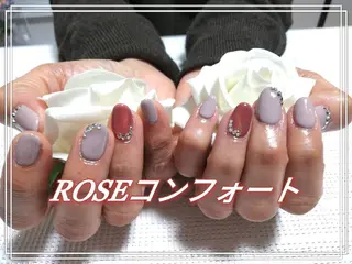 ネイル エステとネイル ローズコンフォートのネイルデザイン