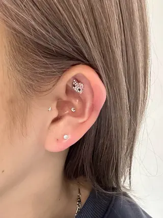 ﾚｲﾔｰ/ﾊｲﾄｰﾝ WAKANAのヘアスタイル