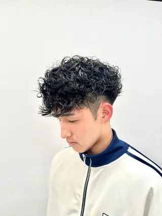 ショート パーマ ヘアアレンジ メンズ 顔まわりカット の達人のヘアスタイル