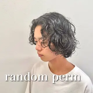 ミディアム パーマ ヘアアレンジ メンズ 顔まわりカット の達人のヘアスタイル