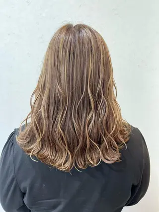 セミロング カラー mana .のヘアスタイル