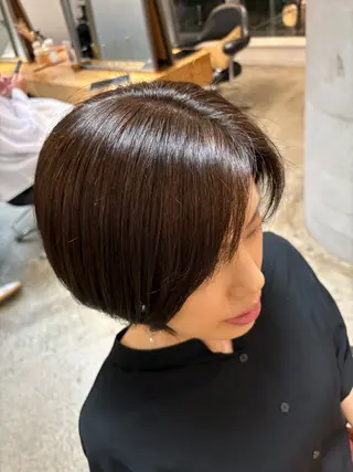 ショート カラー 辻 愛麗のヘアスタイル