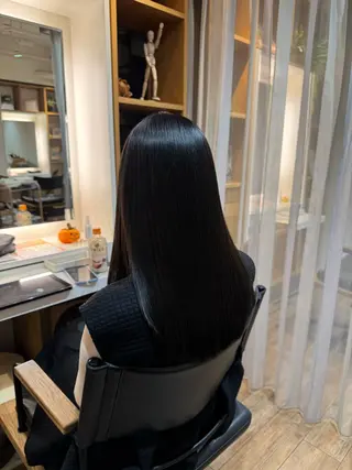 セミロング afloatkobe所属・美髪/髪質改善 川口凌弥のヘアスタイル