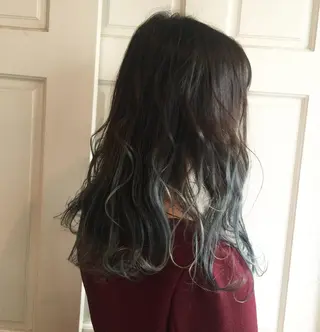 セミロング カラー ホワイト&レイヤーカ ットエクステ長畠俊輔のヘアスタイル