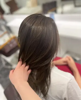 セミロング カラー ウォーレントリコミ  ニューヨーク所属・西梅田直結🌹 若林梨音のヘアスタイル