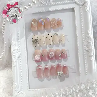 ネイル マシェリローズ所属・Macherie Roseのネイルデザイン