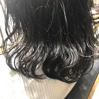 セミロング パーマ 🟢ウルフ／スパイラ ルパーマ／大西🟢のヘアスタイル