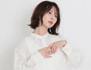 ミディアム カラー hoNua. 栄/透明感カラーのヘアスタイル