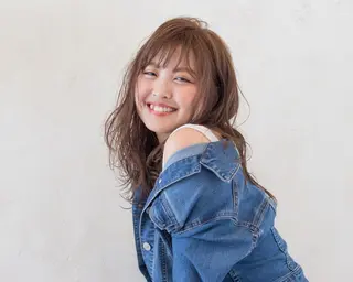 ロング シェアハピ ヤマモトのヘアスタイル