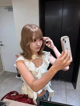 ミディアム カラー noa 寒色系カラーブリーチのヘアスタイル