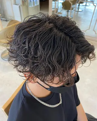 ショート パーマ メンズ 持ちが良いニュアンス パーマ渡辺尚暉のヘアスタイル