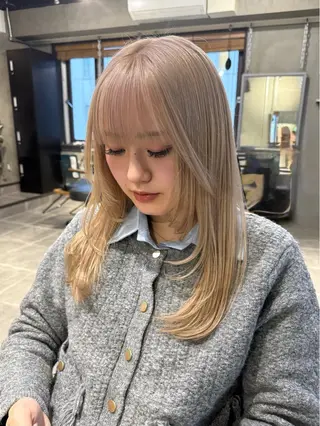 ロング カラー LeAng所属・佐伯 桃のヘアスタイル