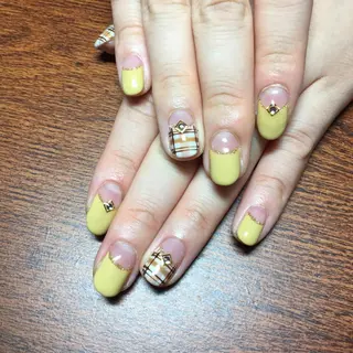 ミディアム ネイル 石山 大策のネイルデザイン