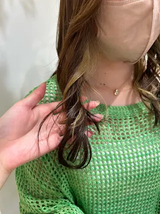 カラー 石田 菜月のヘアスタイル