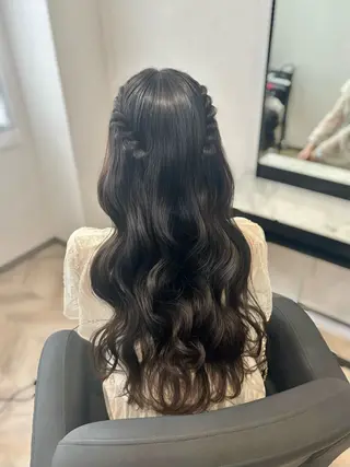 ロング ヘアアレンジ 𝒎𝒐𝒆🩰 名駅/ヘアメ/暖色♡のヘアスタイル