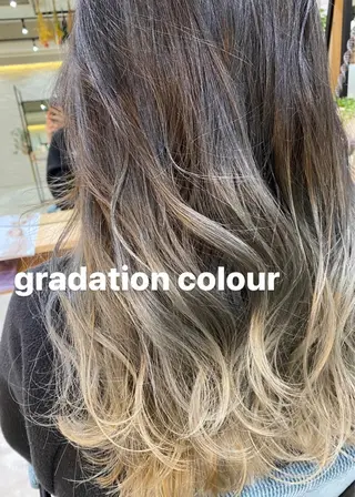 ロング カラー ENIF ヤマグチアツコのヘアスタイル