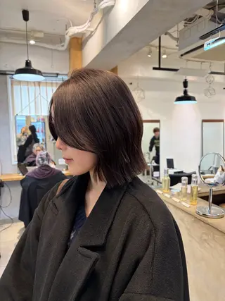 ショート カラー ミルクティー× グレージュMOMOのヘアスタイル